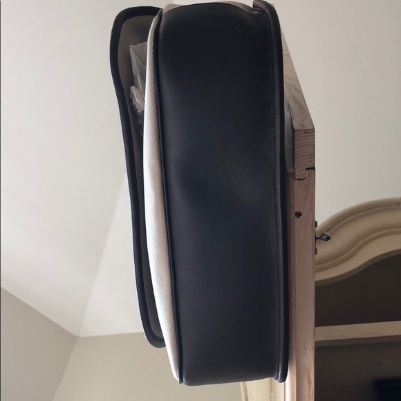 PRICE⬇️NWOT Bottega Veneta Safari Nappa Bag - Picture 5 of 14